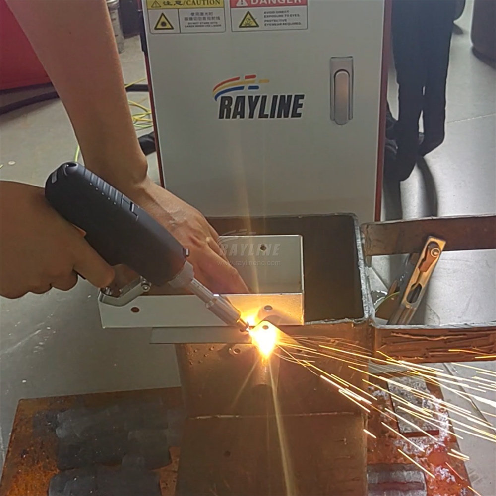 Industrial Laser Repair - เครื่องเชื่อมเลเซอร์แบบพกพาขนาดเล็ก รุ่นใหม่ 3 in 1 เชื่อม