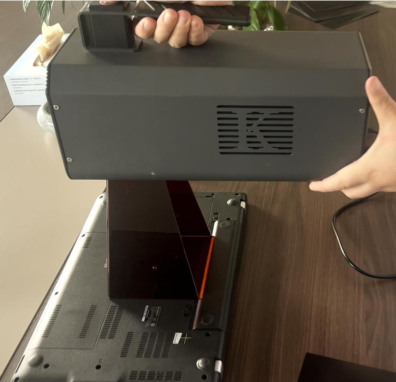 เครื่องพิมพ์เลเซอร์อัตโนมัติแบ - Industrial Handheld Laser Printer บทวิจารณ์และราคา